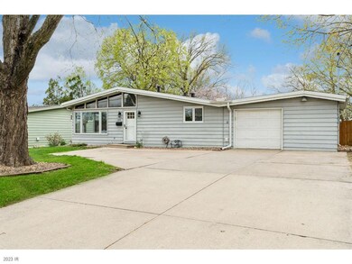 1016 63rd St, Windsor Heights, IA 50324 - photo 3