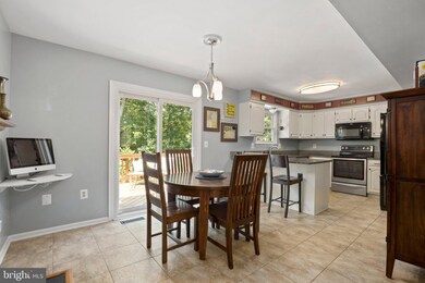 309 Felsted Ct, Sterling, VA 20165 - photo 6