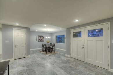 003_Foyer and Dining Room