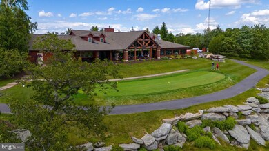 426 Royal Aberdeen Dr, Hazle Township, PA 18202 - photo 4