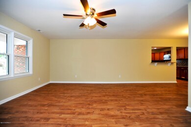 1206 Castle Dr, Jacksonville, NC 28546 - photo 7