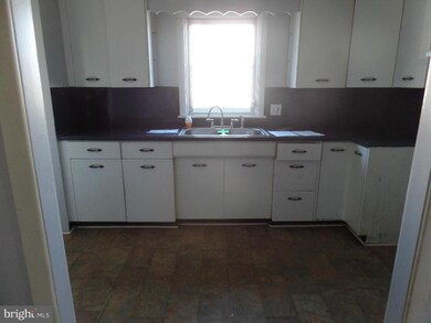 378 E Mckinley St, Chambersburg, PA 17202 - photo 6