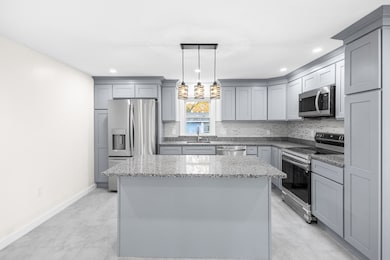 25 Lakeview St, Blackstone, MA 01504 - photo 4