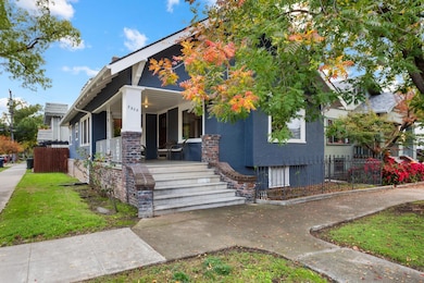 2530 T St, Sacramento, CA 95816 - photo 2