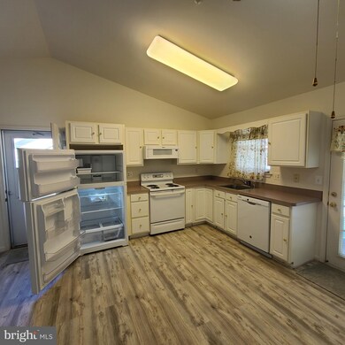 2010 Rudy Serra Dr unit B, Sykesville, MD 21784 - photo 3