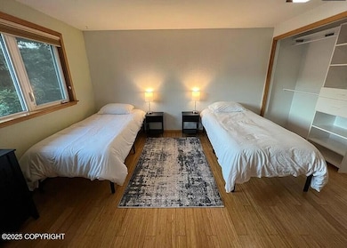 1322 Madsen Ave - Primary bedroom