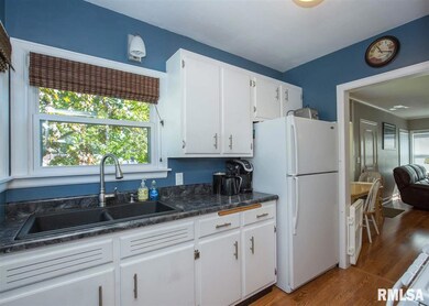 2138 Hickory Grove Rd, Davenport, IA 52804 - photo 4