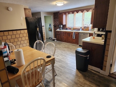 586 Franklin St unit 1, Worcester, MA 01604 - photo 3