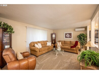 531 65th St, Springfield, OR 97478 - photo 7