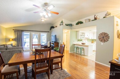 220 S Valley Dr, Nampa, ID 83686 - photo 5