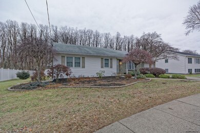 62 5th St, Schenectady, NY 12302 - photo 2