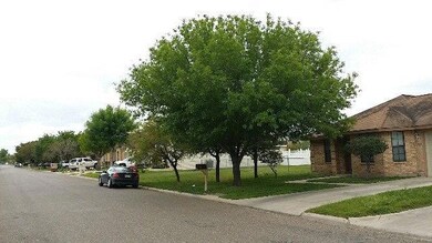 913 N Canna St, Pharr, TX 78577 - photo 5