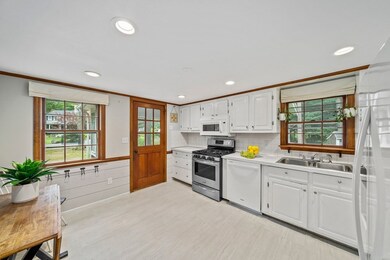 94 Elm St, Pembroke, MA 02359 - photo 4