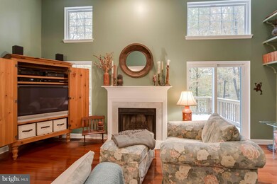 8321 Linden Oaks Ct, Lorton, VA 22079 - photo 2