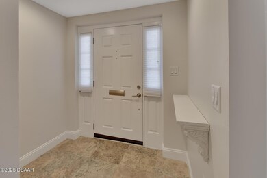10-Foyer-Entryway