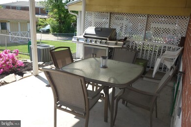 5657 Braxfield Rd, Halethorpe, MD 21227 - photo 2