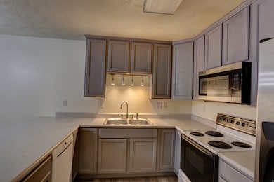 271 E 760 N, Orem, UT 84057 - photo 6