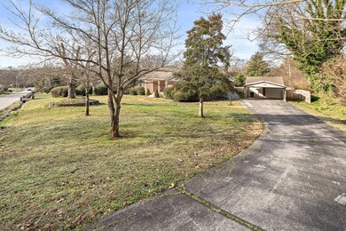 505 Oakwood Dr, Columbia, TN 38401 - photo 2