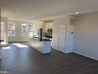 8360 Sallyport St, Lorton, VA 22079 - photo 4