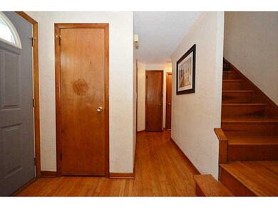 Entry/Foyer.