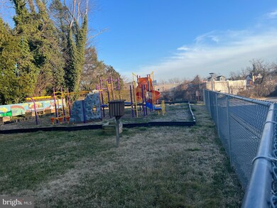 5410 Clover Rd unit 1, Baltimore, MD 21215 - photo 3