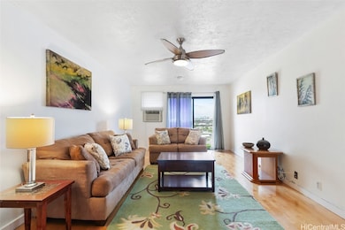 Cozy Living Room with oceanview and Pearl Harbor v