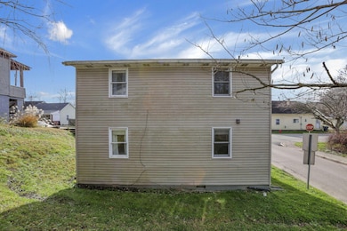 320 & 324 W Franklin St, Nelsonville, OH 45764 - photo 4