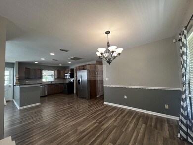 630 Queens Cir, Lakeland, FL 33803 - photo 3