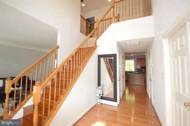 42084 Porch Light Dr, Aldie, VA 20105 - photo 3