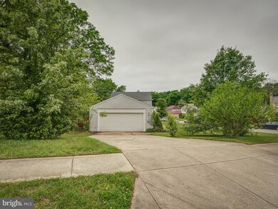 10109 Madronawood Dr, Laurel, MD 20708 - photo 2
