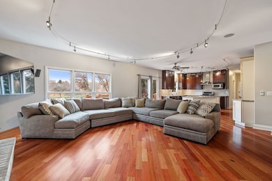 707 Crestview Dr, Bolingbrook, IL 60440 - photo 7