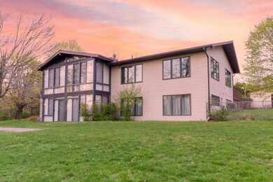 1415_Souh_Lexington_Springmill_-_Photo_0