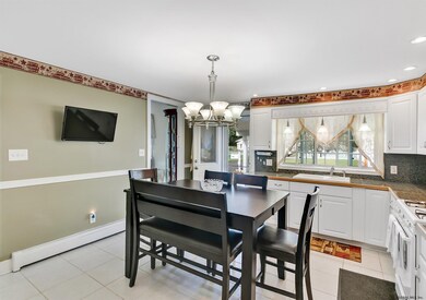 341 Perry St, Schenectady, NY 12306 - photo 6