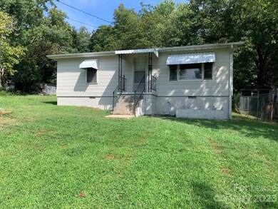 1131 Caldwell St, Statesville, NC 28677 - photo 2