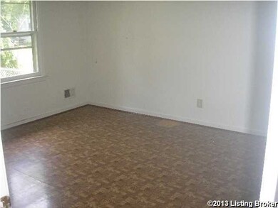 5510 E Manslick Rd, Louisville, KY 40219 - photo 5