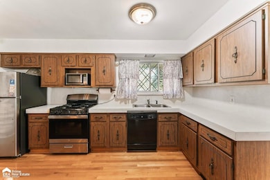 1203 Pickwick Place, Flint, MI 48507 - photo 7