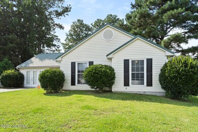210 Pebble Ln, Jacksonville, NC 28546 - photo 3