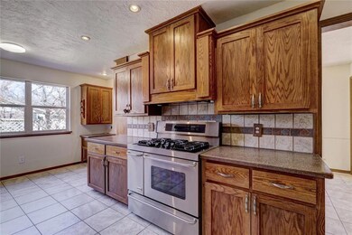 1008 E 11th St, Edmond, OK 73034 - photo 4