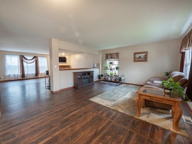 1206 Kennedy Dr, Kirkland, IL 60146 - photo 6