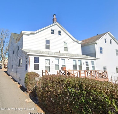 828 Front St, Freeland, PA 18224 - photo 2