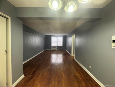 Oakwood unit 2C, Flushing, NY 11375 - photo 3