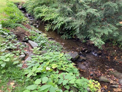 448 Bunker Hill Rd, Pomfret, VT 05053 - photo 2