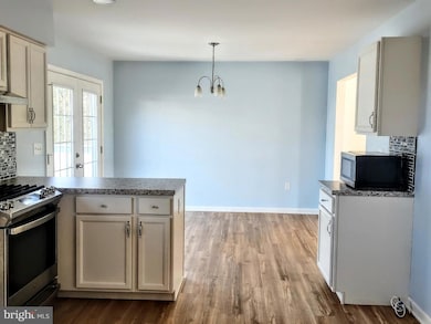 645 W 1st St, Boiling Springs, PA 17007 - photo 6