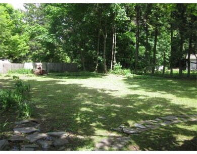 9 Mountain St unit 1, Florence, MA 01062 - photo 3