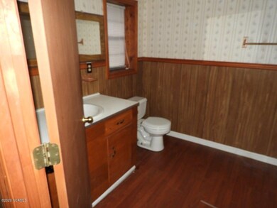 43 MASTER BATHROOM