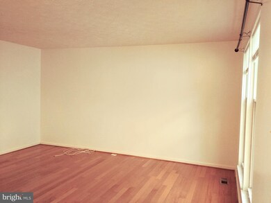 18913 Piney Point Place, Germantown, MD 20874 - photo 3