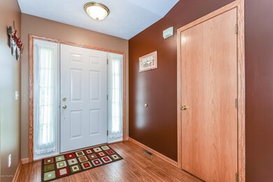 005-Foyer-4667172-medium