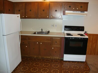 160a Columbine Kitchen 003