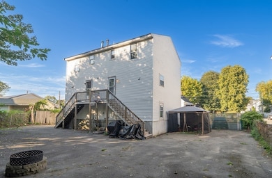 76 W 3rd St, Lowell, MA 01850 - photo 3