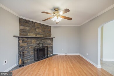 230 Fernwood Ave, Folsom, PA 19033 - photo 4
